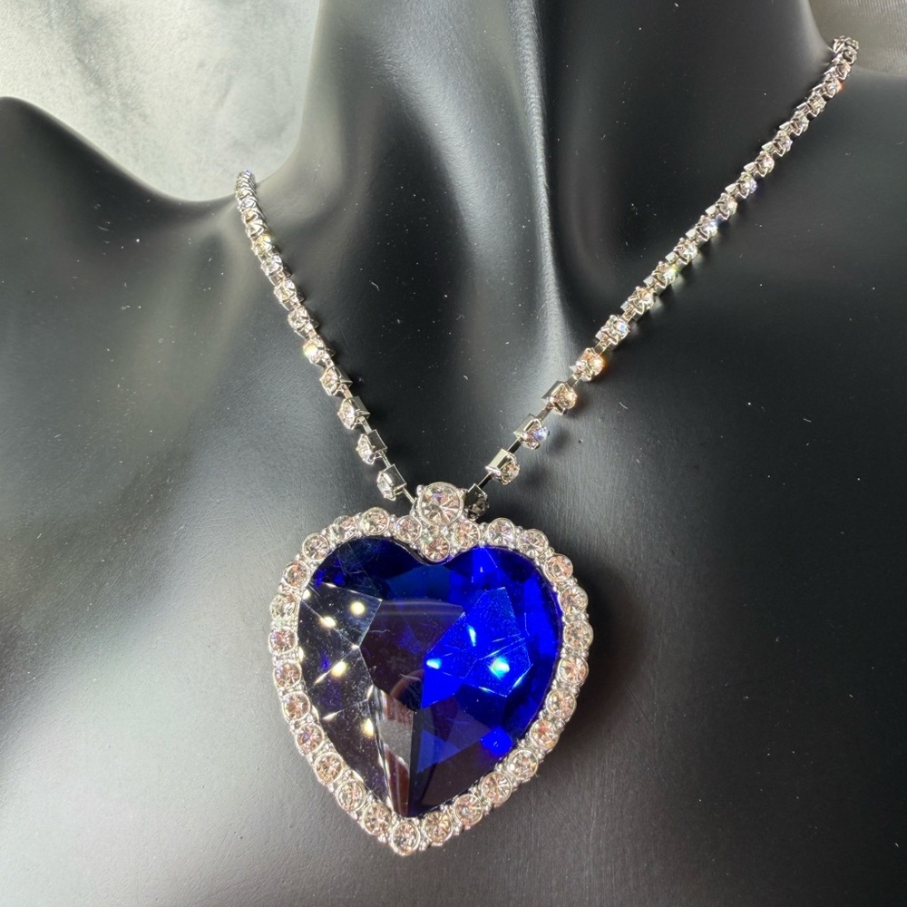 Unique premium look Sapphire Blue Heart Necklace with Silver Accents - Picture 6 of 13